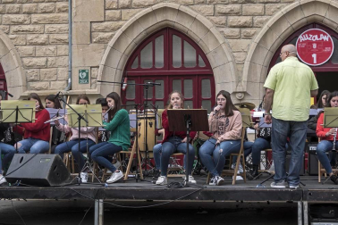 El tiempo permitió seguir el guión al principio, pero la lluvia marcó la recta final de la mañana e hizo cambiar escenarios