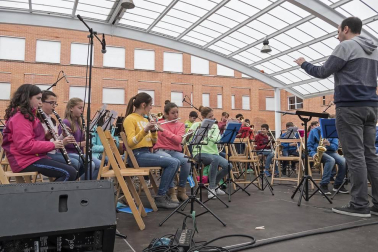 El tiempo permitió seguir el guión al principio, pero la lluvia marcó la recta final de la mañana e hizo cambiar escenarios