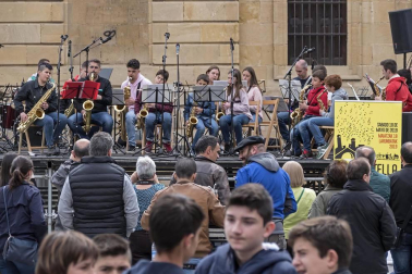 El tiempo permitió seguir el guión al principio, pero la lluvia marcó la recta final de la mañana e hizo cambiar escenarios