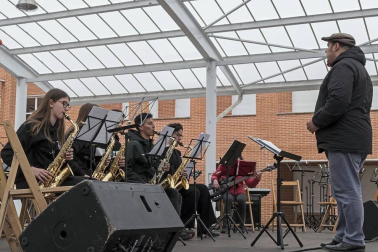 El tiempo permitió seguir el guión al principio, pero la lluvia marcó la recta final de la mañana e hizo cambiar escenarios