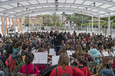 El tiempo permitió seguir el guión al principio, pero la lluvia marcó la recta final de la mañana e hizo cambiar escenarios