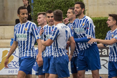 Galería de fotos de la victoria que ha dado la permanencia al Izarra