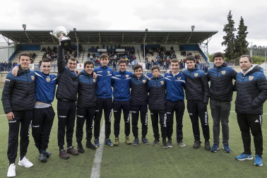 Galería de fotos de la victoria que ha dado la permanencia al Izarra