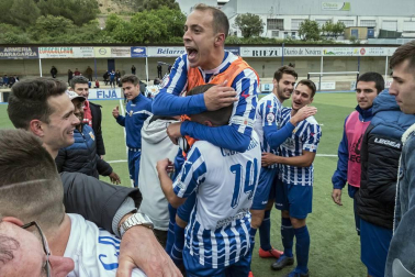 Galería de fotos de la victoria que ha dado la permanencia al Izarra