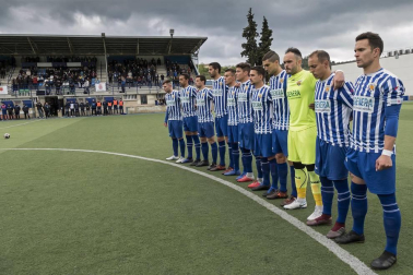 Galería de fotos de la victoria que ha dado la permanencia al Izarra