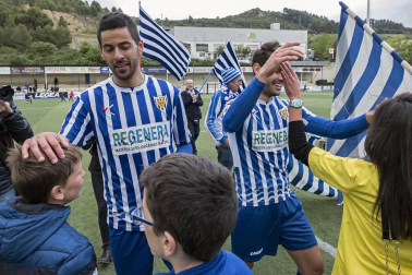 Galería de fotos de la victoria que ha dado la permanencia al Izarra