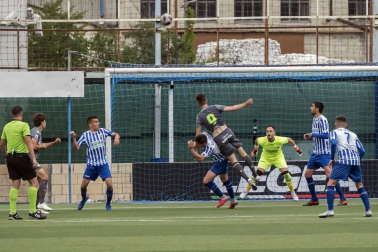 Galería de fotos de la victoria que ha dado la permanencia al Izarra