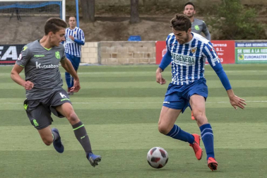 Galería de fotos de la victoria que ha dado la permanencia al Izarra