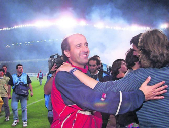 Los rojillos llegaron a la última jornada en puestos de descenso. La victoria por 0-1 en Anoeta ante la Real Sociedad con un gol de Iván Rosado, unida a los pinchazos de sus rivales, le otorgó la salvación y condenó al Oviedo.