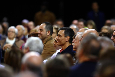 El presidente del Gobierno y candidato del PSOE, Pedro Sánchez , ha participado en un acto político que los socialistas navarros han celebrado esta tarde en el Navarra Arena, en Pamplona