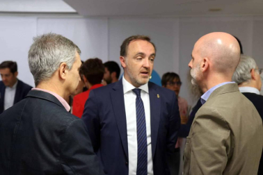 Todas las fotos de la llegada de los candidatos a la Presidencia de Navarra al debate organizado por Diario de Navarra