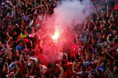 La plantilla, el cuerpo técnico y la directiva del C.A. Osasuna celebró en la sede del Gobierno de Navarra y en el Ayutamiento de Pamplona el ascenso a Primera División.