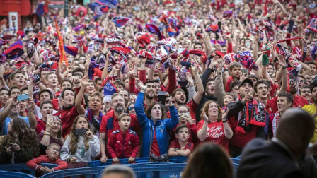 La plantilla, el cuerpo técnico y la directiva del C.A. Osasuna celebró en la sede del Gobierno de Navarra y en el Ayutamiento de Pamplona el ascenso a Primera División.