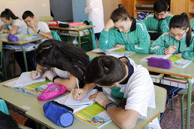 Alumnado del colegio Notre Dame-Fesd de Burlada durante una jornada lectiva.