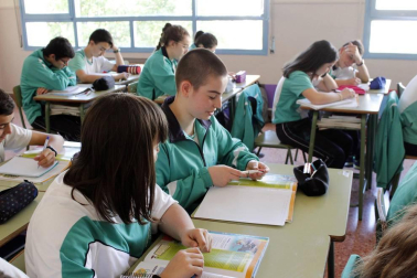 Alumnado del colegio Notre Dame-Fesd de Burlada durante una jornada lectiva.