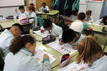 Alumnado del colegio Notre Dame-Fesd de Burlada durante una jornada lectiva.