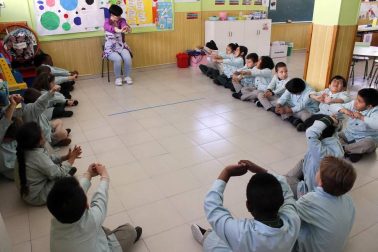 Alumnado del colegio Notre Dame-Fesd de Burlada durante una jornada lectiva.