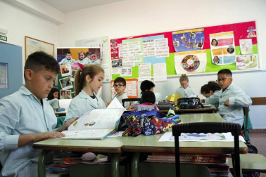 Alumnado del colegio Notre Dame-Fesd de Burlada durante una jornada lectiva.
