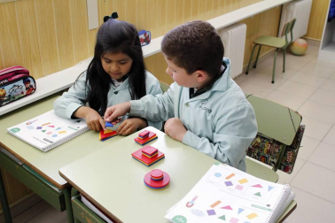 Alumnado del colegio Notre Dame-Fesd de Burlada durante una jornada lectiva.