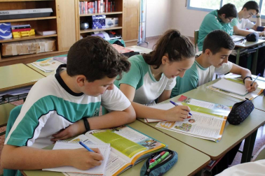 Alumnado del colegio Notre Dame-Fesd de Burlada durante una jornada lectiva.