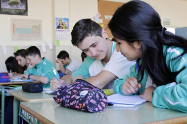 Alumnado del colegio Notre Dame-Fesd de Burlada durante una jornada lectiva.