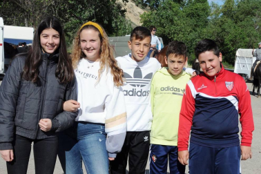 El sábado 18 de mayo se celebró en Caparroso un día dedicado a los usos y costumbres de antaño. Por la mañana, un encierro trashumante y una degustación de espárragos fueron los actos principales. Tras la comida y el concurso de menestras, la tarde dio paso a diferentes actividades, como concierto, teatro, magia o danzas.