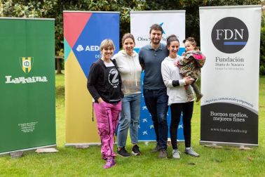 Más de 70 personas se acercaron al club C.D. Larraina para sumar kilómetros en un evento de zumba enmarcado dentro de la iniciativa 'Reto solidario' organizada por Fundación Diario de Navarra y Obra Social “la Caixa”. Esta actividad fue promocionada por la Asociación de Entidades Deportivas y de Ocio de Navarra (AEDONA) y sus 11 clubes, que colaboran en este reto con un ambicioso objetivo: lograr 200.000 km en ocho semanas.