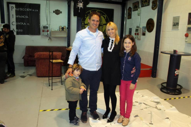 La Asociación P.I.C.A. Navarra (para la protección a la infancia contra el abuso) organizó en su sede de Arre un nuevo encuentro dirigido a los más pequeños, con juegos tradicionales, merendola y curso de cocina txiki. Una forma de dar visibilidad al trabajo voluntario de este colectivo, que actúa tanto desde el acompañamiento al menor como desde la prevención a través de charlas y encuentros.