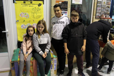 La Asociación P.I.C.A. Navarra (para la protección a la infancia contra el abuso) organizó en su sede de Arre un nuevo encuentro dirigido a los más pequeños, con juegos tradicionales, merendola y curso de cocina txiki. Una forma de dar visibilidad al trabajo voluntario de este colectivo, que actúa tanto desde el acompañamiento al menor como desde la prevención a través de charlas y encuentros.