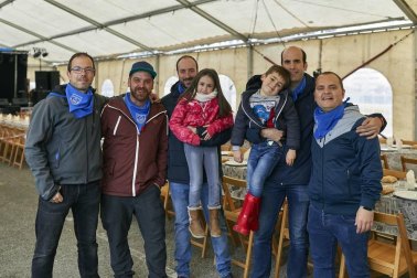 Es uno de los barrios más jóvenes de la Comarca de Pamplona, pero ello no les impide organizarse para disfrutar de sus propios festejos, con la colaboración de los ayuntamientos de Pamplona, Burlada y valle de Egués. A pesar de las inclemencias meteorológicas, los vecinos sacaron el máximo provecho a la programación.