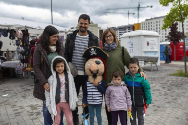 Es uno de los barrios más jóvenes de la Comarca de Pamplona, pero ello no les impide organizarse para disfrutar de sus propios festejos, con la colaboración de los ayuntamientos de Pamplona, Burlada y valle de Egués. A pesar de las inclemencias meteorológicas, los vecinos sacaron el máximo provecho a la programación.