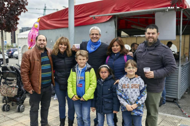 Es uno de los barrios más jóvenes de la Comarca de Pamplona, pero ello no les impide organizarse para disfrutar de sus propios festejos, con la colaboración de los ayuntamientos de Pamplona, Burlada y valle de Egués. A pesar de las inclemencias meteorológicas, los vecinos sacaron el máximo provecho a la programación.