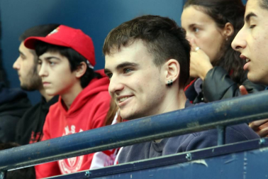 Fotos del búscate en la grada del Osasuna - Unión Deportiva Las Palmas