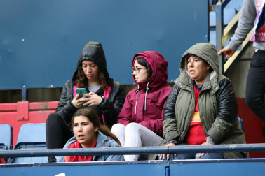 Fotos del búscate en la grada del Osasuna - Unión Deportiva Las Palmas