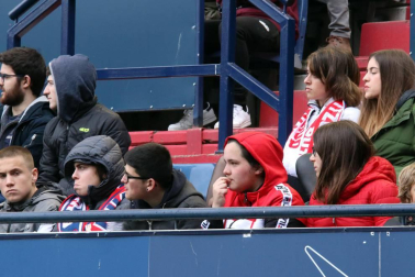 Fotos del búscate en la grada del Osasuna - Unión Deportiva Las Palmas