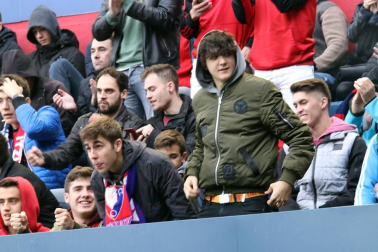 Fotos del búscate en la grada del Osasuna - Unión Deportiva Las Palmas