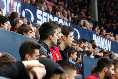 Fotos del búscate en la grada del Osasuna - Unión Deportiva Las Palmas