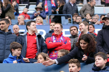 Fotos del búscate en la grada del Osasuna - Unión Deportiva Las Palmas