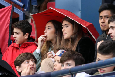 Fotos del búscate en la grada del Osasuna - Unión Deportiva Las Palmas