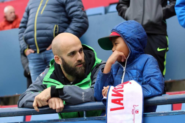 Fotos del búscate en la grada del Osasuna - Unión Deportiva Las Palmas
