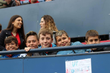 Fotos del búscate en la grada del Osasuna - Unión Deportiva Las Palmas