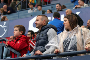 Fotos del búscate en la grada del Osasuna - Unión Deportiva Las Palmas