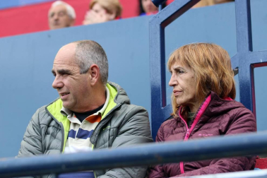 Fotos del búscate en la grada del Osasuna - Unión Deportiva Las Palmas