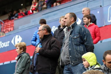 Fotos del búscate en la grada del Osasuna - Unión Deportiva Las Palmas