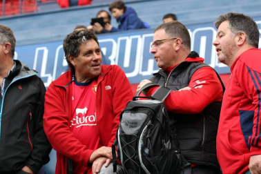 Fotos del búscate en la grada del Osasuna - Unión Deportiva Las Palmas