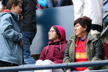 Fotos del búscate en la grada del Osasuna - Unión Deportiva Las Palmas