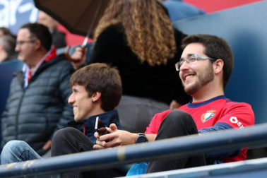 Fotos del búscate en la grada del Osasuna - Unión Deportiva Las Palmas