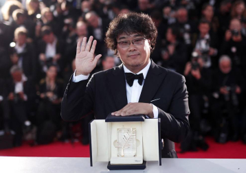 Antonio Banderas ha recibido el premio a mejor actor por su papel en 'Dolor y gloria'. La Palma de Oro ha sido para Bong Joon-ho por 'Parasite'