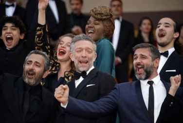 Antonio Banderas ha recibido el premio a mejor actor por su papel en 'Dolor y gloria'. La Palma de Oro ha sido para Bong Joon-ho por 'Parasite'