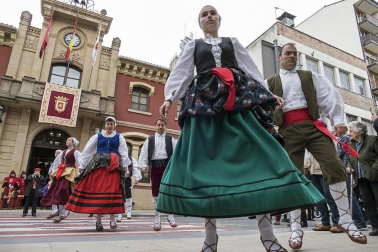 La corporación municipal subió casi al completo a la basílica en el que fue el último acto oficial de la legislatura